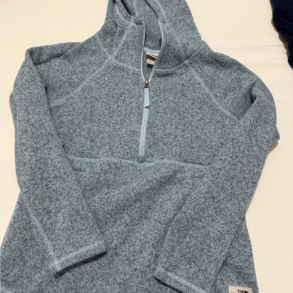 The North Face Women's Heathered Gray Quarter-Zip Hoodie